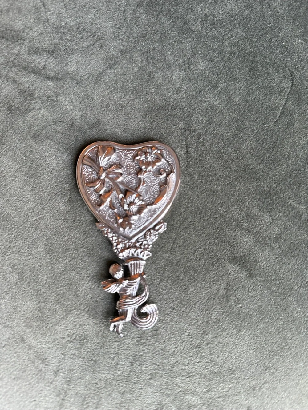 Vintage-Art Nouvous style hand Mirror Heart shape, Cherubs, clear mirror